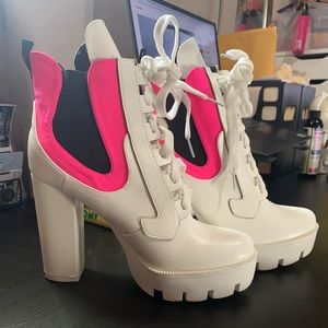 Boots from fashion nova size 7.5